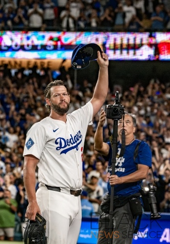 Dodgers Defeat White Sox 5-4