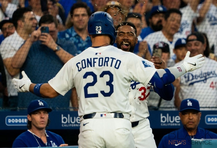 Dodgers Defeat White Sox 6-2