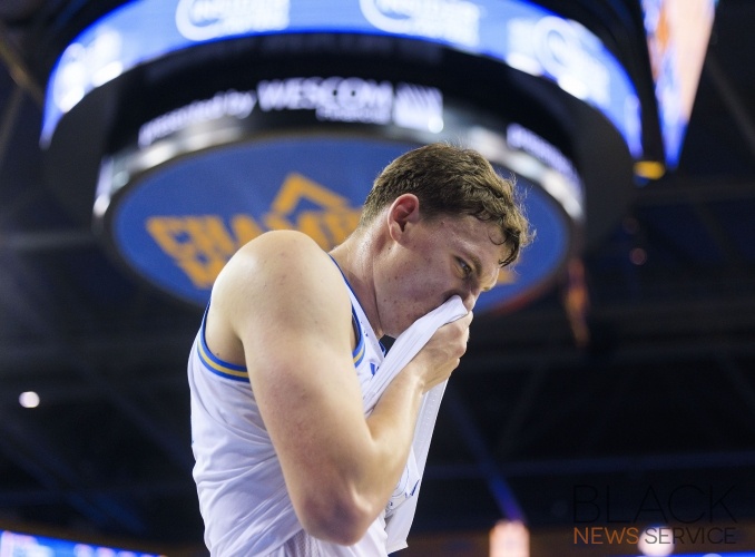 Bruins defeat Waves, 74-63