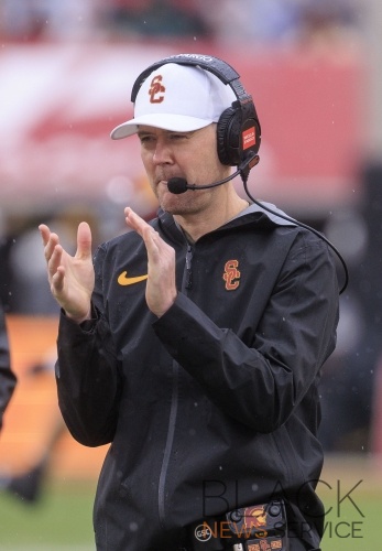 USC defeats Iowa Hawkeyes, 26-21