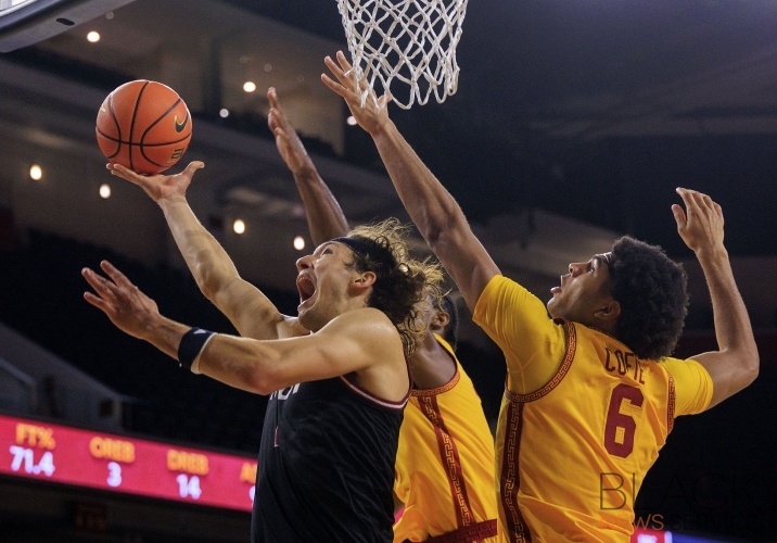 USC defeat Trojans, 107-106