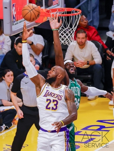 Lakers lose to Celtics, 89-111