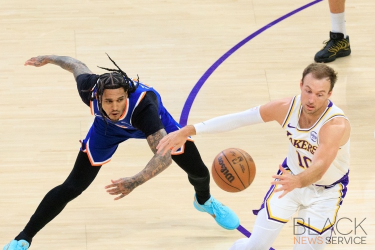 Lakers defeat Knicks, 110-97
