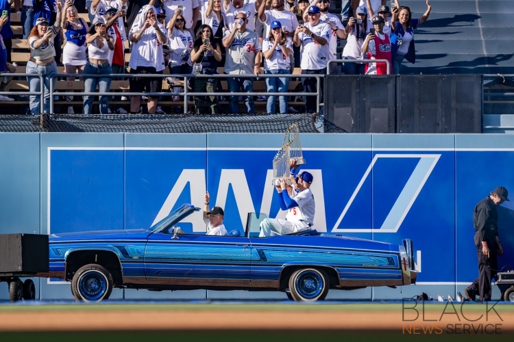 Dodgers Crush The DiamondBacks 8-2
