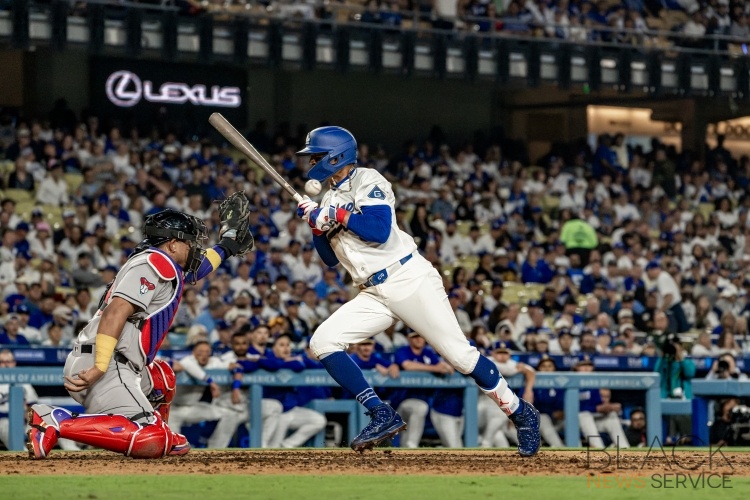 Dodgers Crush The DiamondBacks 8-2