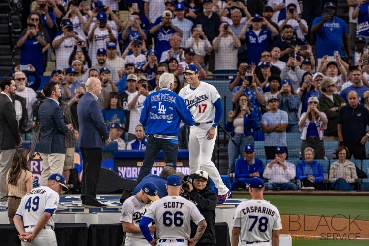 Dodgers Defeat Diamondbacks 3-2 on Ring Night