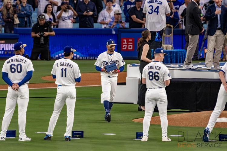 Dodgers Defeat Diamondbacks 3-2 on Ring Night