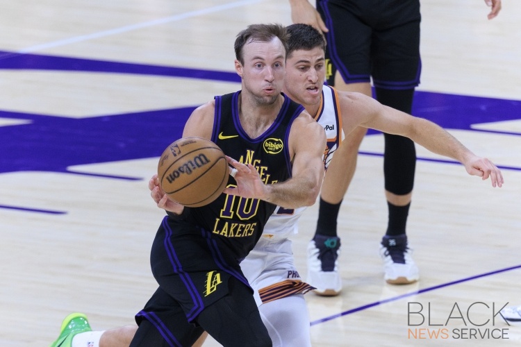 Lakers defeat Suns, 101-73