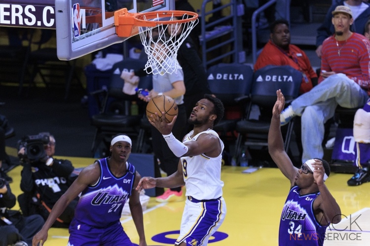 Lakers defeat Jazz, 131-107