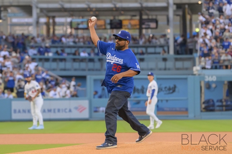 Dodgers lose to Giants, 2-6