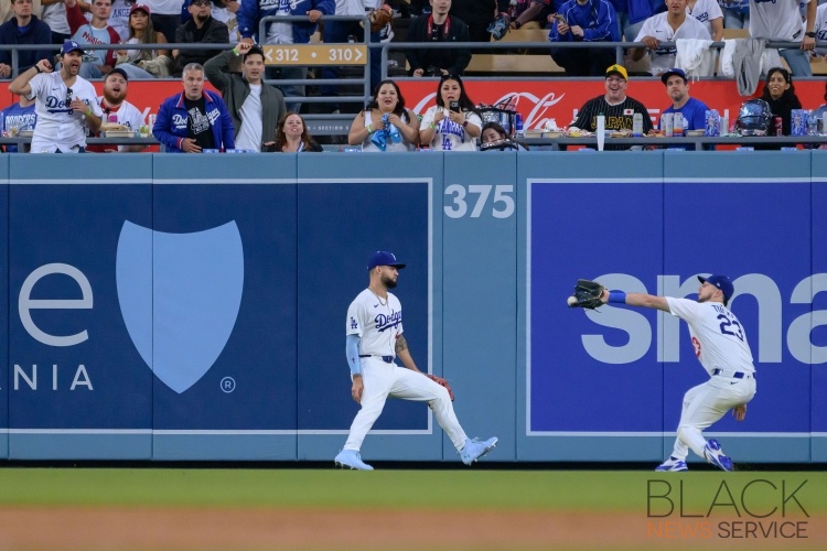 Dodgers defeat Phillies, 4-2