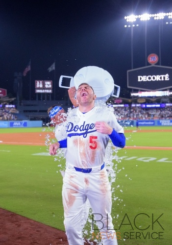 Dodgers defeats Angels, 1-0