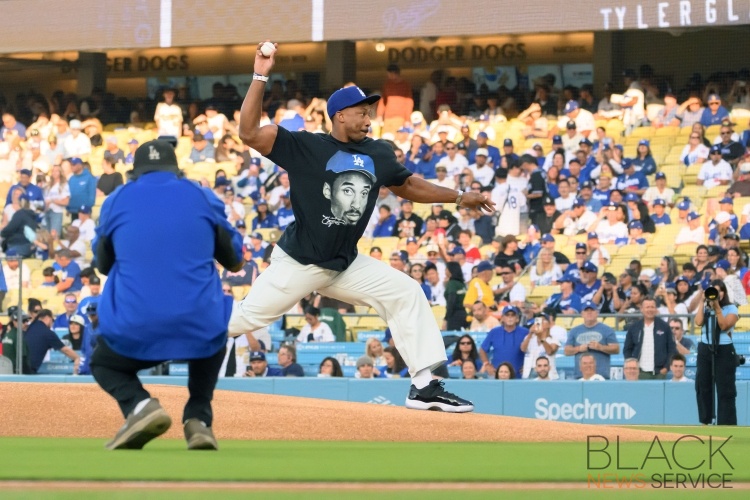 Dodgers defeat Angels, 9-2