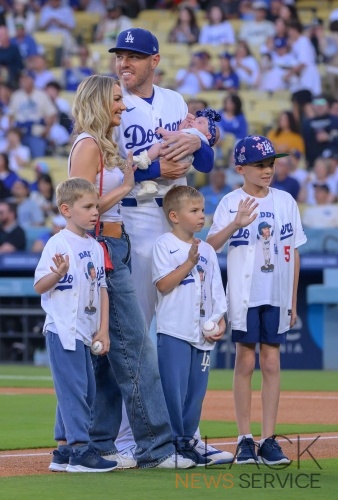 Dodgers defeat Rockies, 8-7