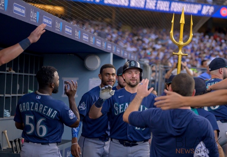 Dodgers lose to Mariners, 7-6
