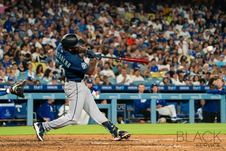 Dodgers Defeat Mariners 6-2