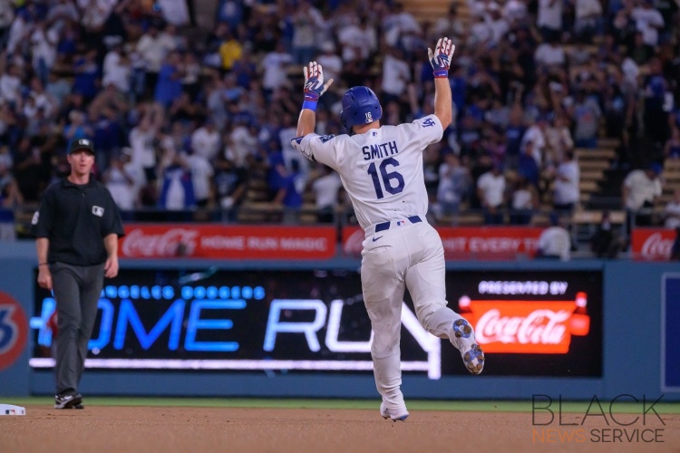 Dodgers defeat Reds, 3-2