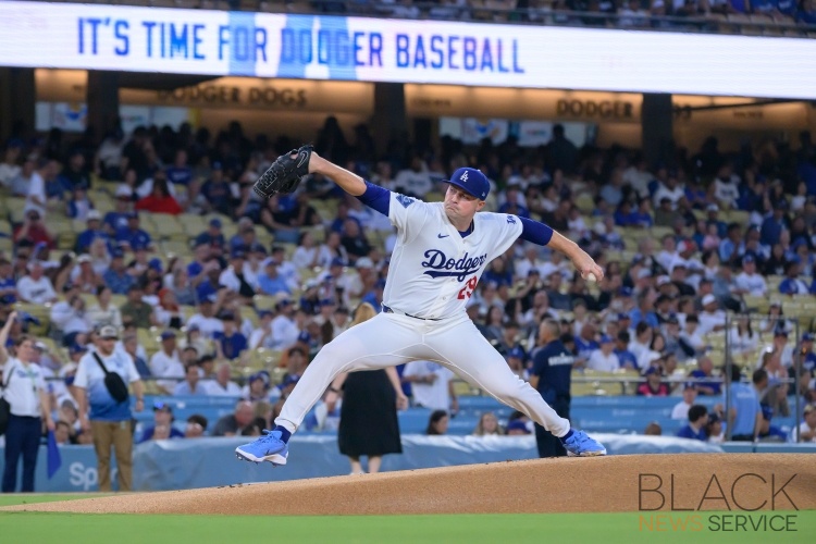 Dodgers defeat Reds, 3-2