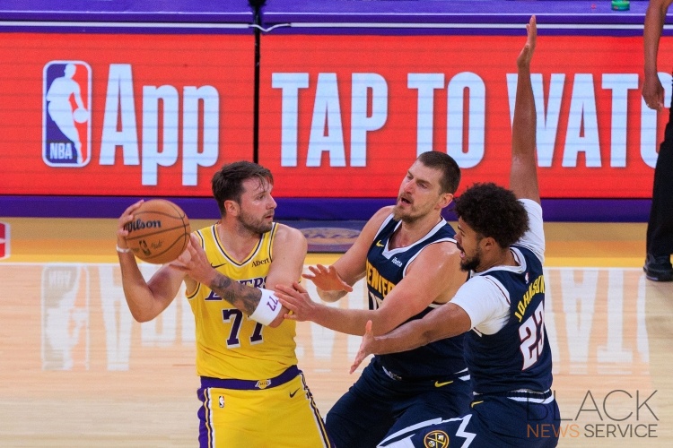 Lakers lose to Nuggets, 106-121