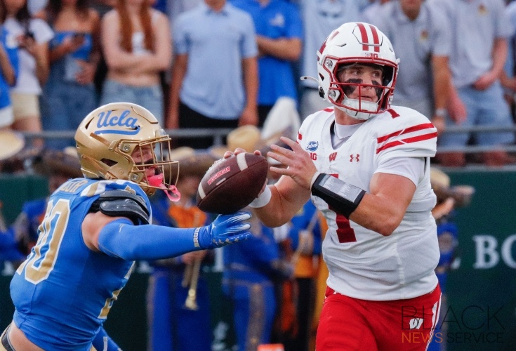 UCLA defeat Wisconsin, 17-7